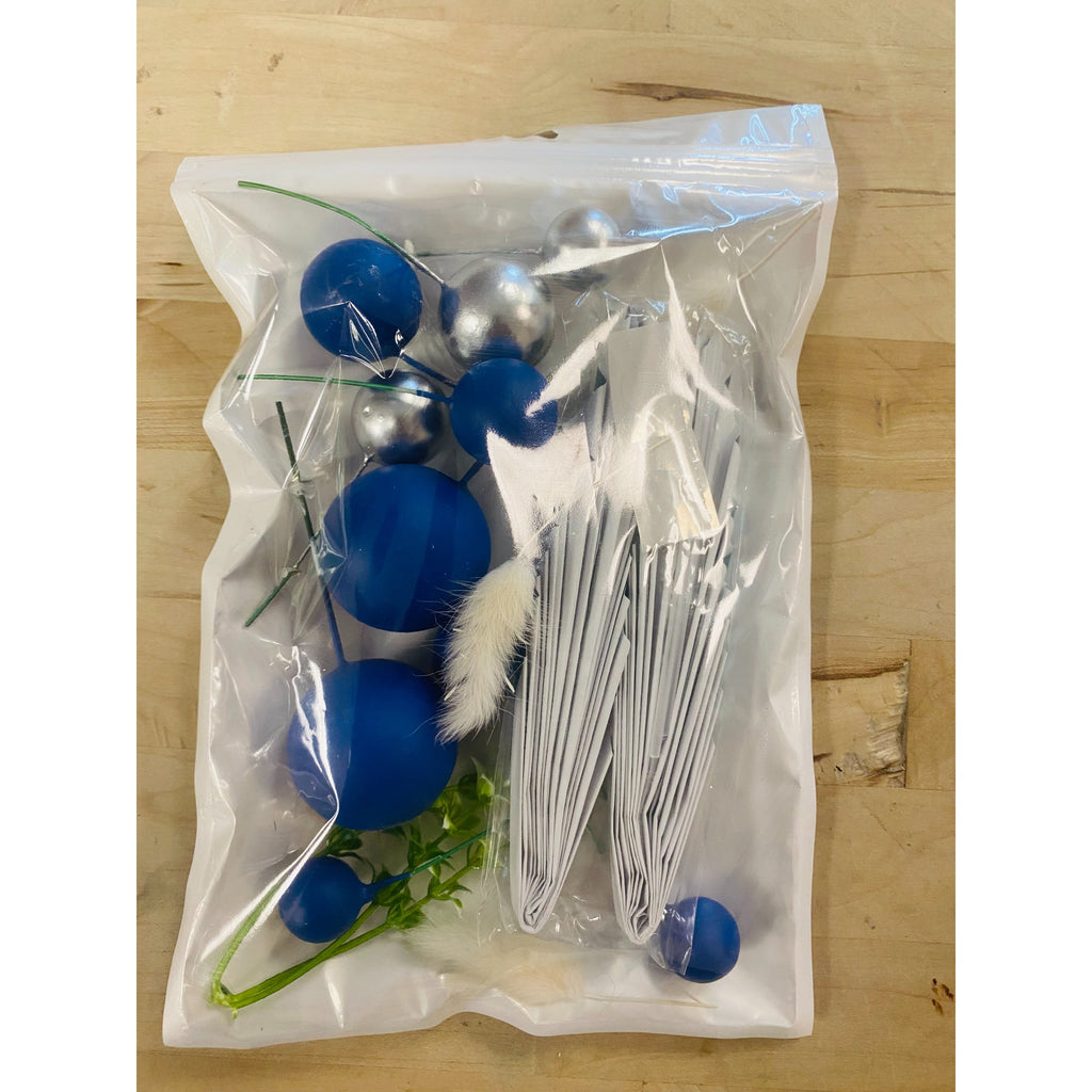 Cake Topper Balls with Palm Leaves