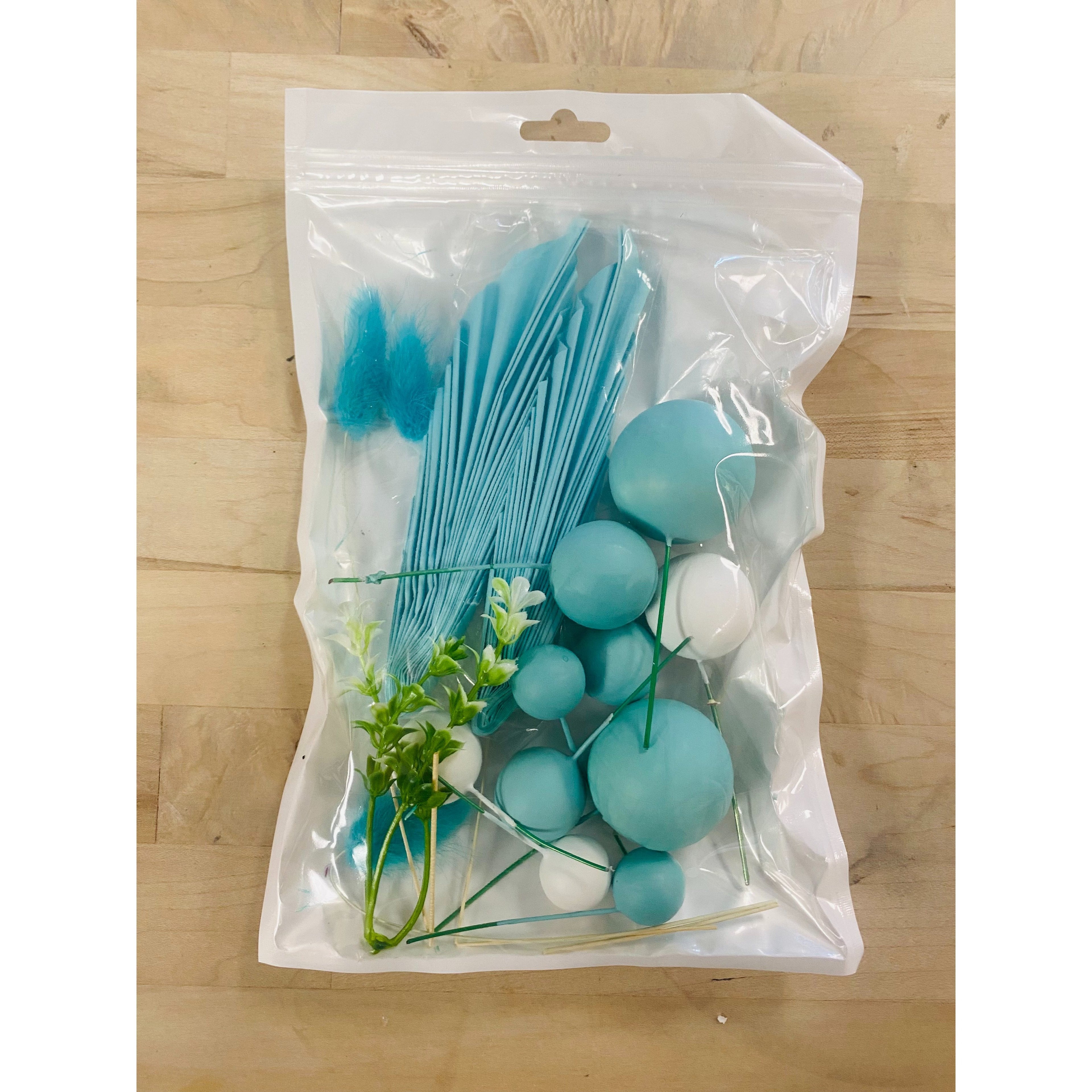 Cake Topper Balls with Palm Leaves